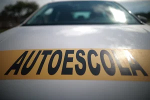cnh-sem-autoescola-fotos-de-carros-de-autoescola-n006402860202605112350.webp.webp