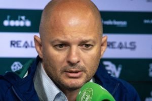 com-ataque-criticado-coritiba-saida-brandao