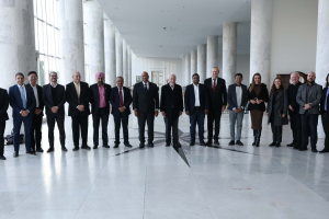 comitiva-india-supercomputadores-parana-ari-dias-a006463430202606170825.png