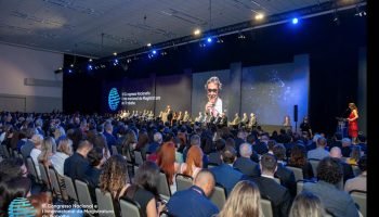 Mulheres estudam mais, mas lideram menos: desigualdade em debate em Foz do Iguaçu