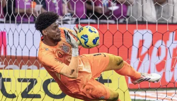 Corinthians e Vasco avançam para final da Copa do Brasil após pênaltis