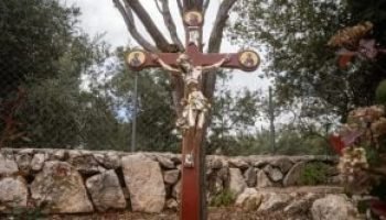 crucifixo-no-libano-300x166-1