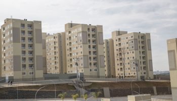 Mais 384 apartamentos entregues em Curitiba com apoio do Estado