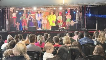 A noite de 8 de dezembro de 2025 marcou a véspera do aniversário de Guarapuava com um evento...