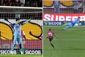 Rossi defendeu pênalti diante do Vitór — Foto: Reprodução @Flamengo / Reprodução