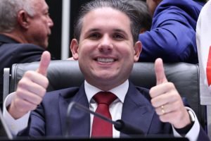 deputado-xingamento-hugo-motta