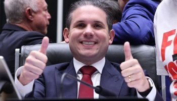 deputado-xingamento-hugo-motta