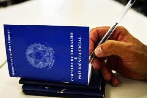 desemprego-cai-no-brasil