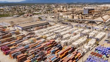 Portos do Paraná batem recorde de exportações com 1,6 milhão de TEUs em 2025