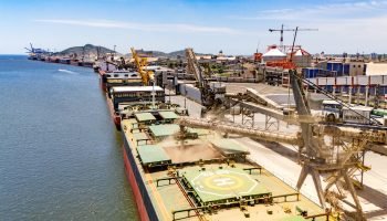 Portos do Paraná registram recorde de 73,5 milhões de toneladas e maior crescimento do país