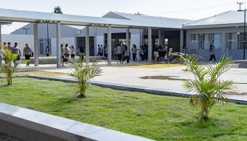 Diretores eleitos para escolas da rede estadual do Paraná assumem cargos