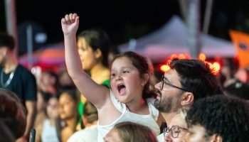 Gustavo Mioto e DJ Jiraya ampliam show em Pontal do Paraná