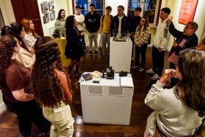 MIS-PR anuncia agenda de janeiro com oficinas, visitas noturnas e bate-papo musical