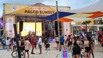 Palcos Sunset movimentam praias e rios do Paraná; confira a agenda da semana
