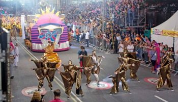 Escola Enamorados do Samba apresenta história e conquistas no Carnaval Curitiba 2026