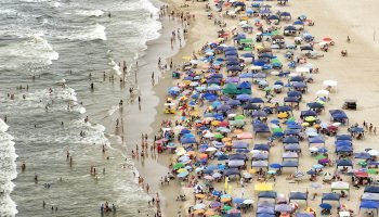 Estado destina R$ 28,2 milhões a limpeza urbana e educação ambiental no Verão Maior