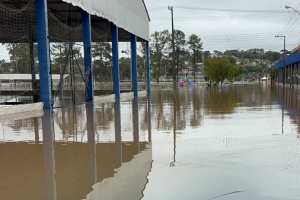 escola-alagada-castro006716290202609141348