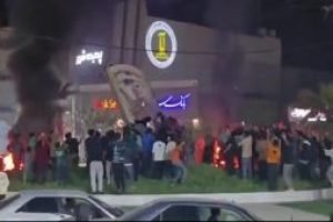 estatuakhamenei-300x169-1