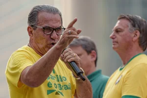 ex-presidente-jair-bolsonaro-e-o-pastor-silas-mala006410520202605152341.webp.webp
