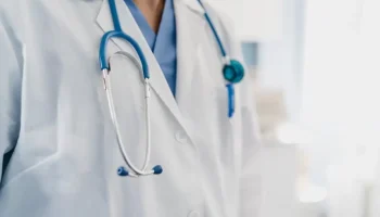 Concurso na Área da Saúde no Paraná Oferece Salários de Até R$ 12.800