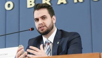 Filipe Martins, ex-assessor de Bolsonaro, é preso em Ponta Grossa