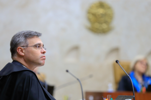 O ministro André Mendonça durante reunião no STF. — Foto: Carregando
