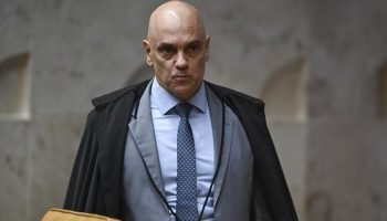 ALEXANDRE DE MORAES É IMPEDIDO NO EUA