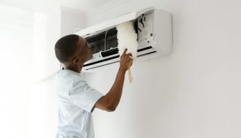 full-shot-mean-cleaning-air