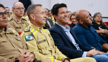 Guto Silva recebe homenagem do Corpo de Bombeiros por atuação em Rio Bonito do Iguaçu