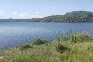 Homem morre afogado em represa de Piraquara ao buscar bola para crianças