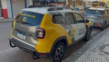 Homem encontrado morto com marcas de facadas no pescoço no Centro de Curitiba