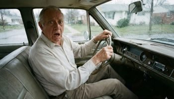 Renovação automática da CNH impede motoristas acima de 70 anos