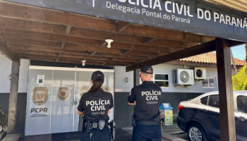 Momento da prisão do suspeito de roubo e importunação sexual contra adolescente