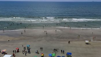 Litoral registra temperaturas acima de 30°C e chuva à tarde neste fim de semana