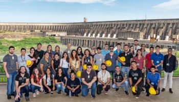 Itaipu abre inscrições para vagas de estágio em diversas áreas para estudantes universitários