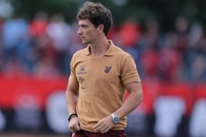 Técnico João Correia alerta: 'Isso aqui não é PlayStation' após vitória sobre Operário