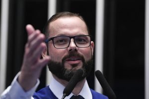 Senador Jorge Seif (PL-SC) durante julgamento no TSE — Foto: Carregando