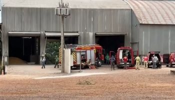 Jovem de 18 anos é resgatado após ficar soterrado em silo de milho por três horas no PR
