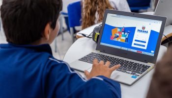 Educação investe mais de R$ 220 milhões em tecnologia para escolas conectadas em 2025