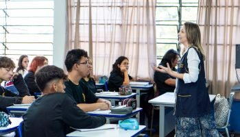 Paraná fortalece ações para educadores com valorização e crescimento