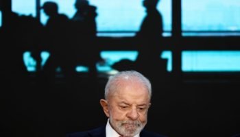 Foto: Lula vetou dispositivos que permitiriam o pagamento de penduricalhos aos s