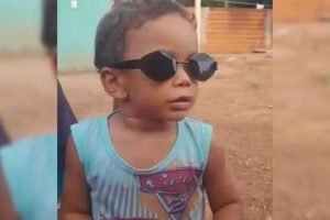 Menino de 2 anos morre após ser atingido por fogos de artifício