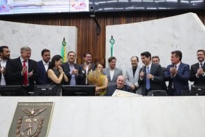 Foto: Solenidade ocorreu na noite desta terça-feira (5), no Plenário da Assemble