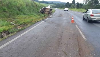 Jovem de 19 anos morre atropelada após capotamento na BR-376