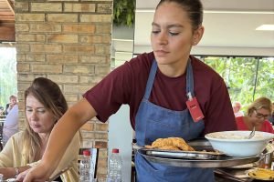 Turismo gera 7,8 mil empregos formais no Paraná entre janeiro e novembro de 2025