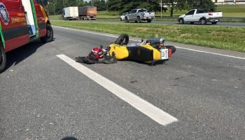 Idoso acerta traseira de carro na BR-116 e é socorrido por helicóptero