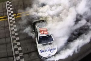nascar2-1jeqj20gqwg9t
