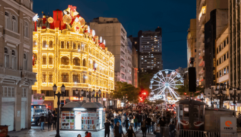 Natal de Curitiba ilumina toda a cidade