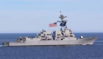 navio-dos-eua-estreito-de-ormuz-ira-300x162-1