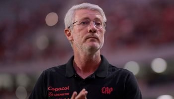 odair-hellmann-athletico-afasta-mastriani-habraao